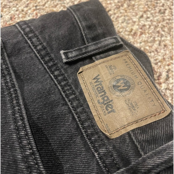 Vintage black wrangler jeans - Picture 3 of 5